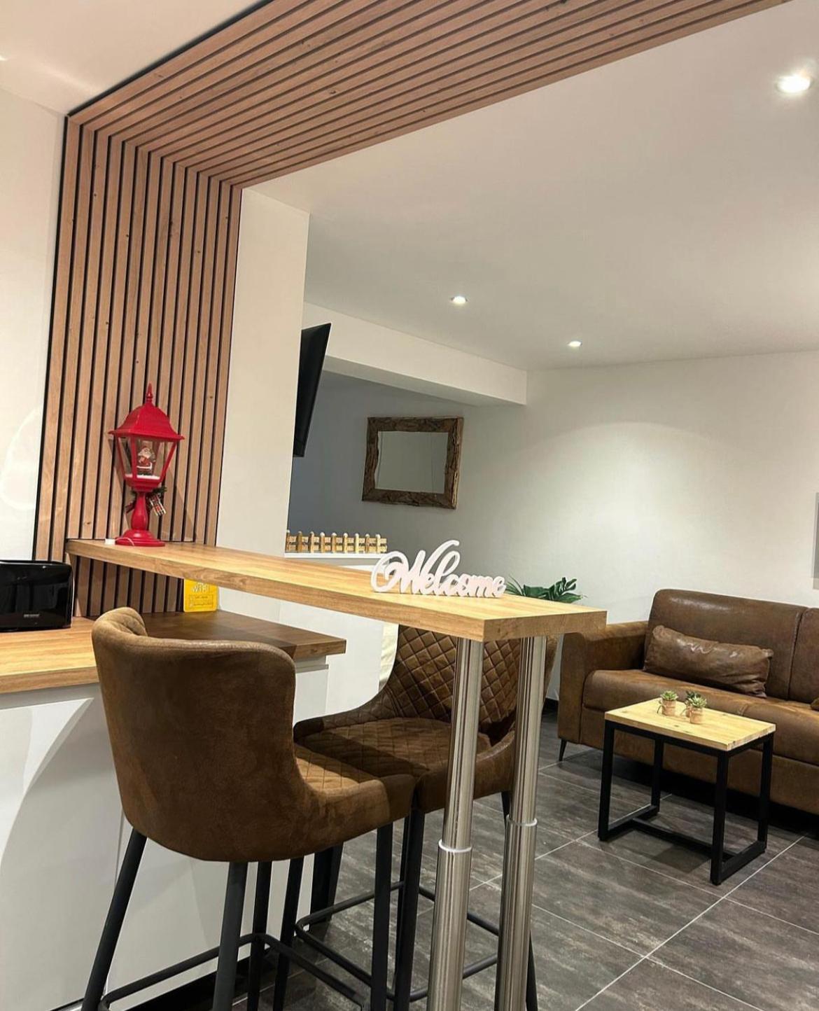 בר Love Room: Aux Plaisirs Des Sens Jacuzzi Prive מראה חיצוני תמונה